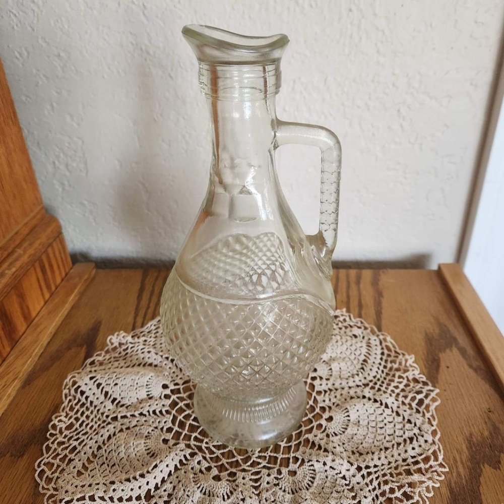 VINTAGE MOGAN DAVID GLASS DECANTER